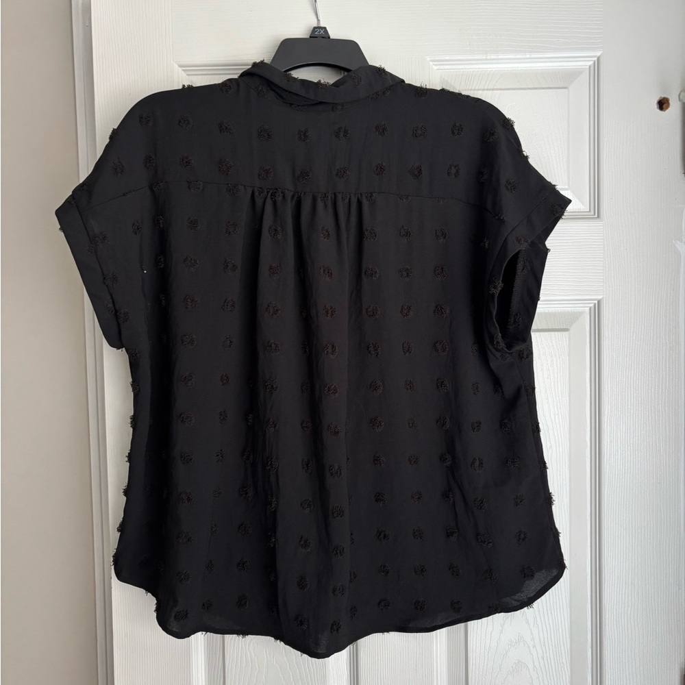 Elegant Black Women's Blouse - Picture 3 of 3